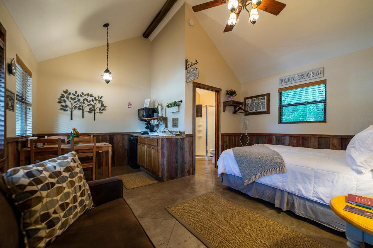Cabin 1 Rental 15 Minutes From Magnolia And Baylor Waco Exterior foto